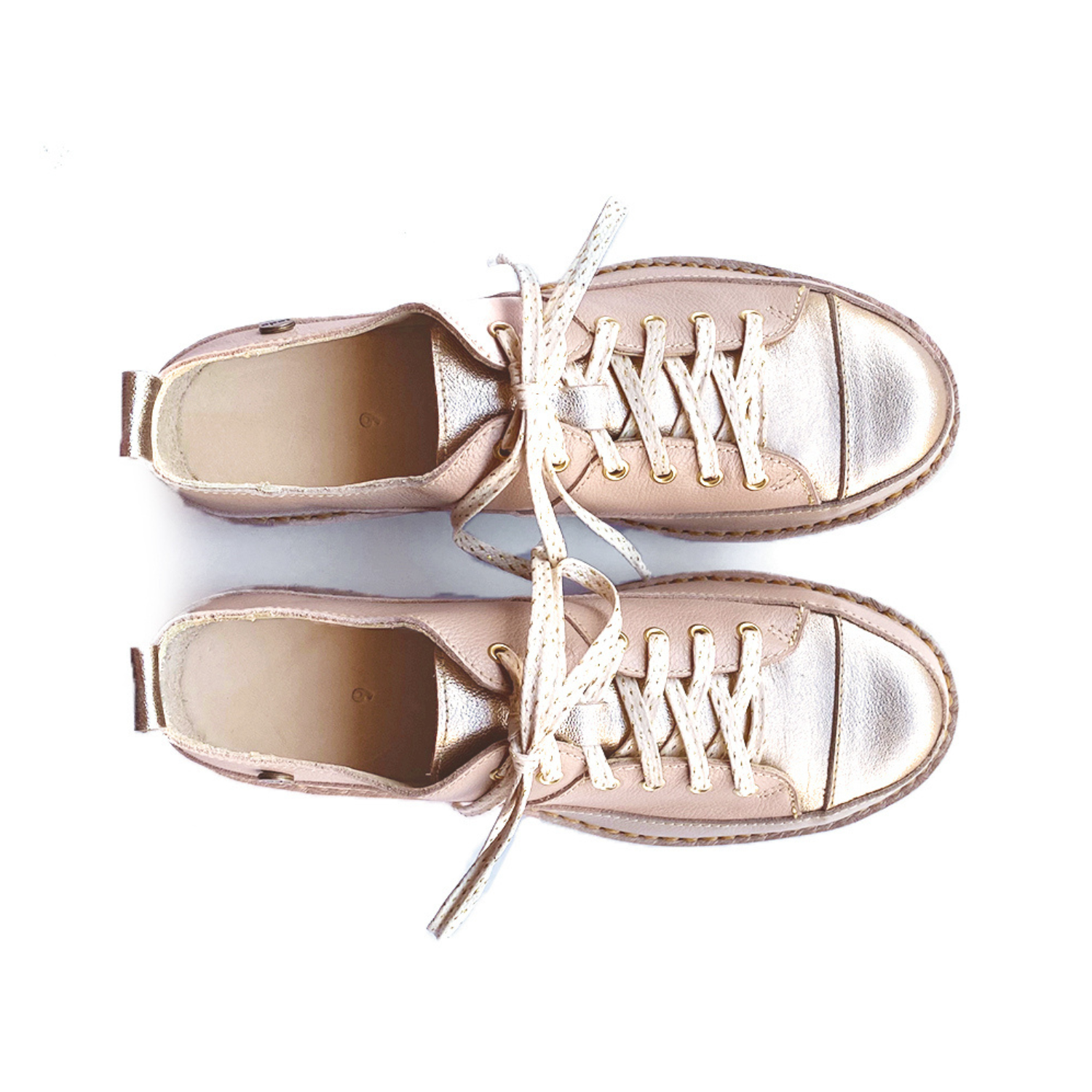 Zapato Kutsu Mujer Nude y Niquel - Edición Mei Lang