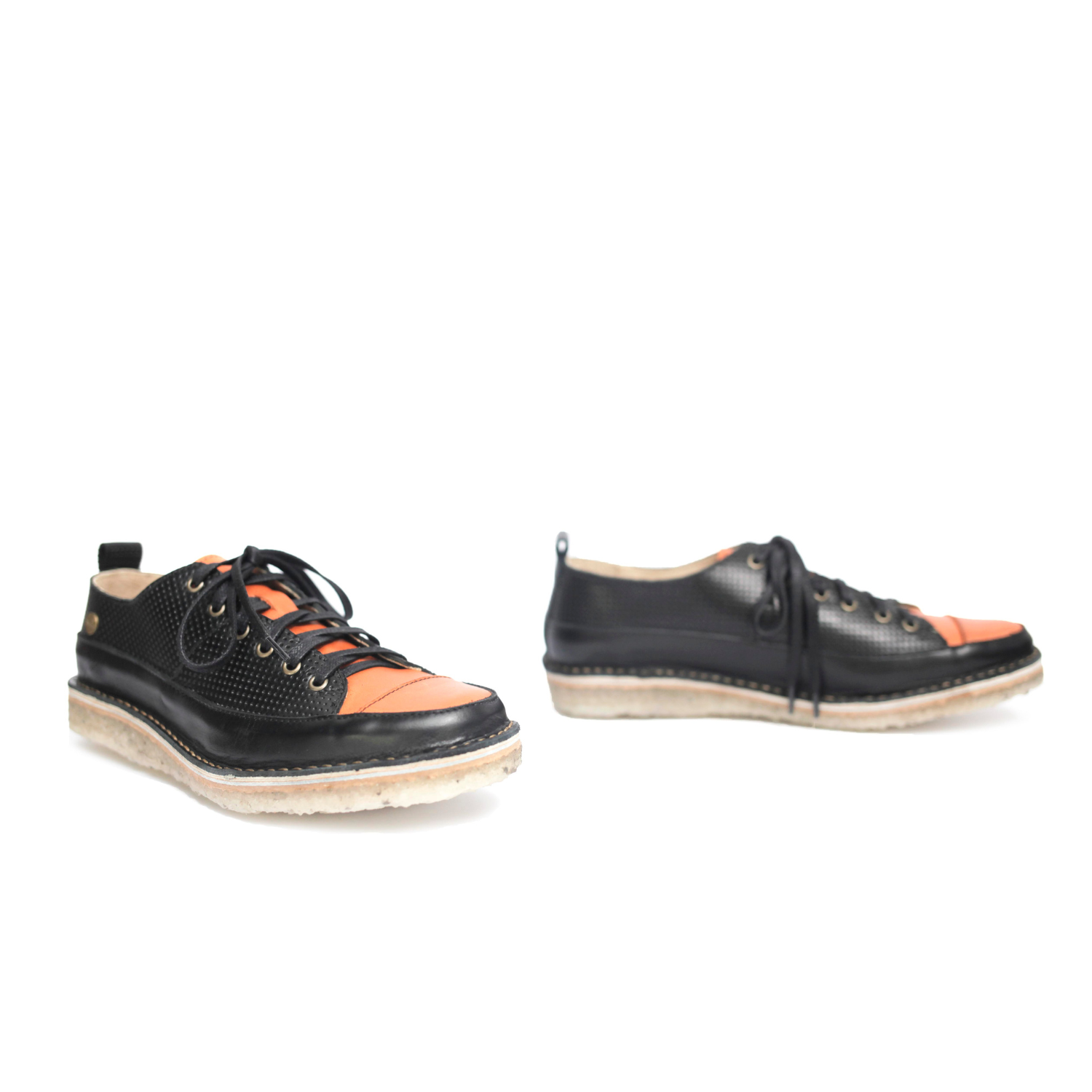 Zapato Kutsu Mujer Negro y Naranja