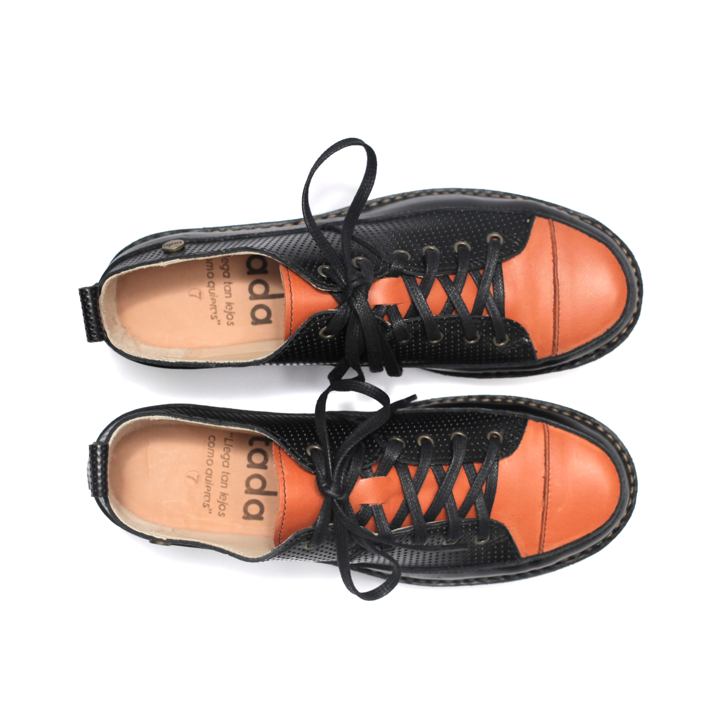 Zapato Kutsu Mujer Negro y Naranja