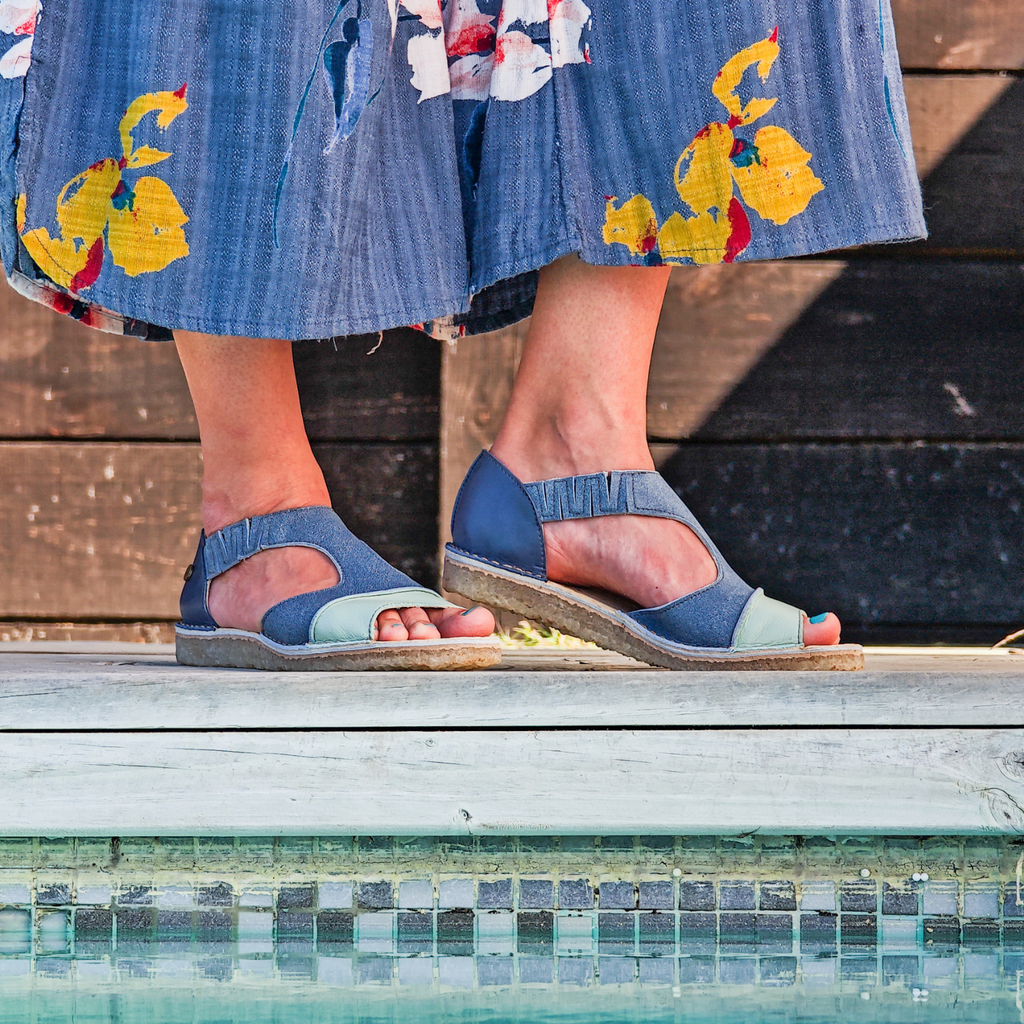 Sandalia Nina Menta Azul Cobalto