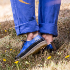 Zapato Kutsu Mujer Negro y Azul Metalizado