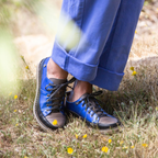 Zapato Kutsu Mujer Negro y Azul Metalizado