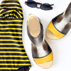 Sandalia Nina Amarillo y Hierro