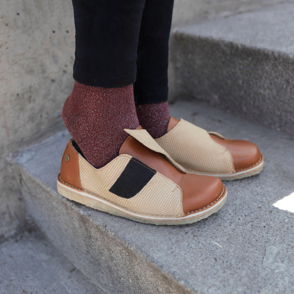 Zapato Arno Mujer Caramelo - Puntos Oro