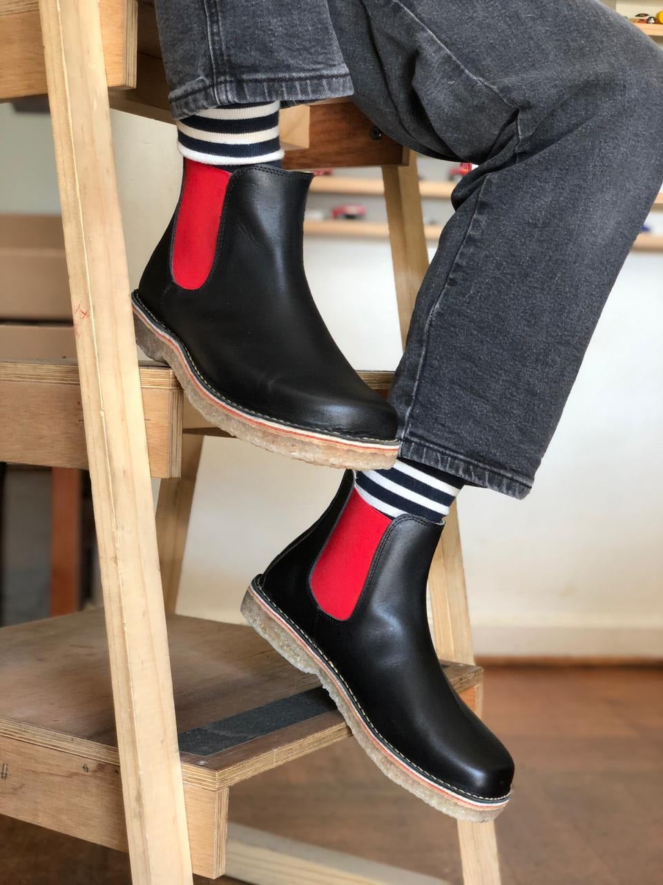 Botín Beat Mujer Negro Elástico Rojo