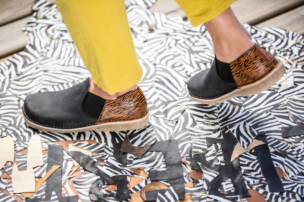 Zapato Fragata Mujer Negro Cera Tigre