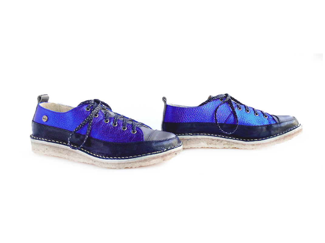 Zapato Kutsu Mujer Negro y Azul Metalizado