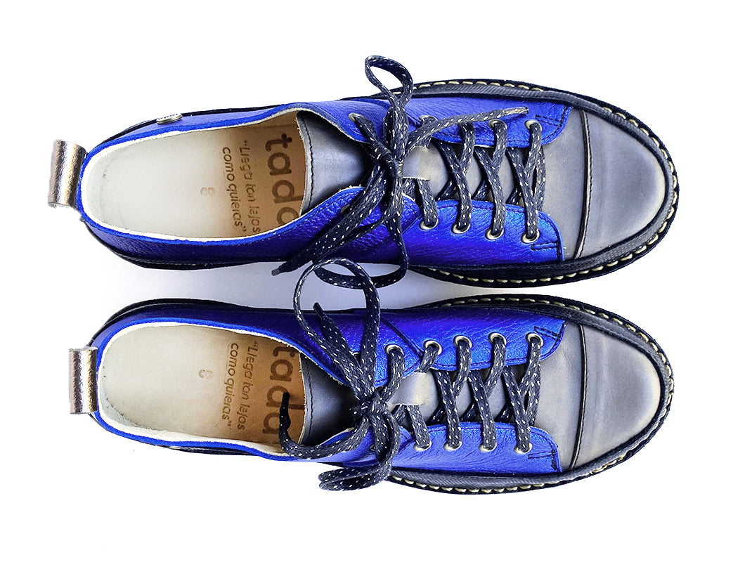 Zapato Kutsu Mujer Negro y Azul Metalizado