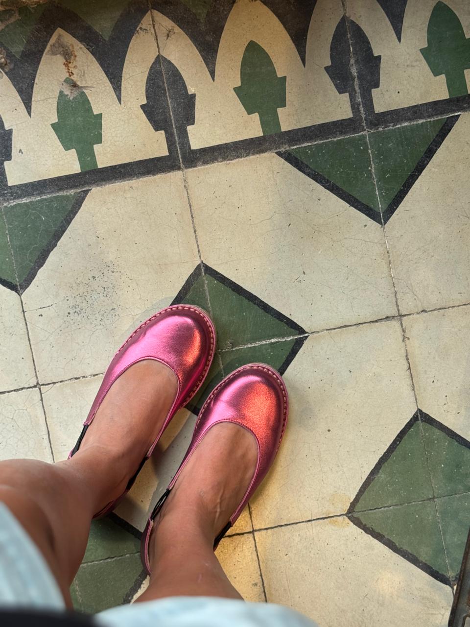 Reina fucsia metal/ Horma redonda fina 9486