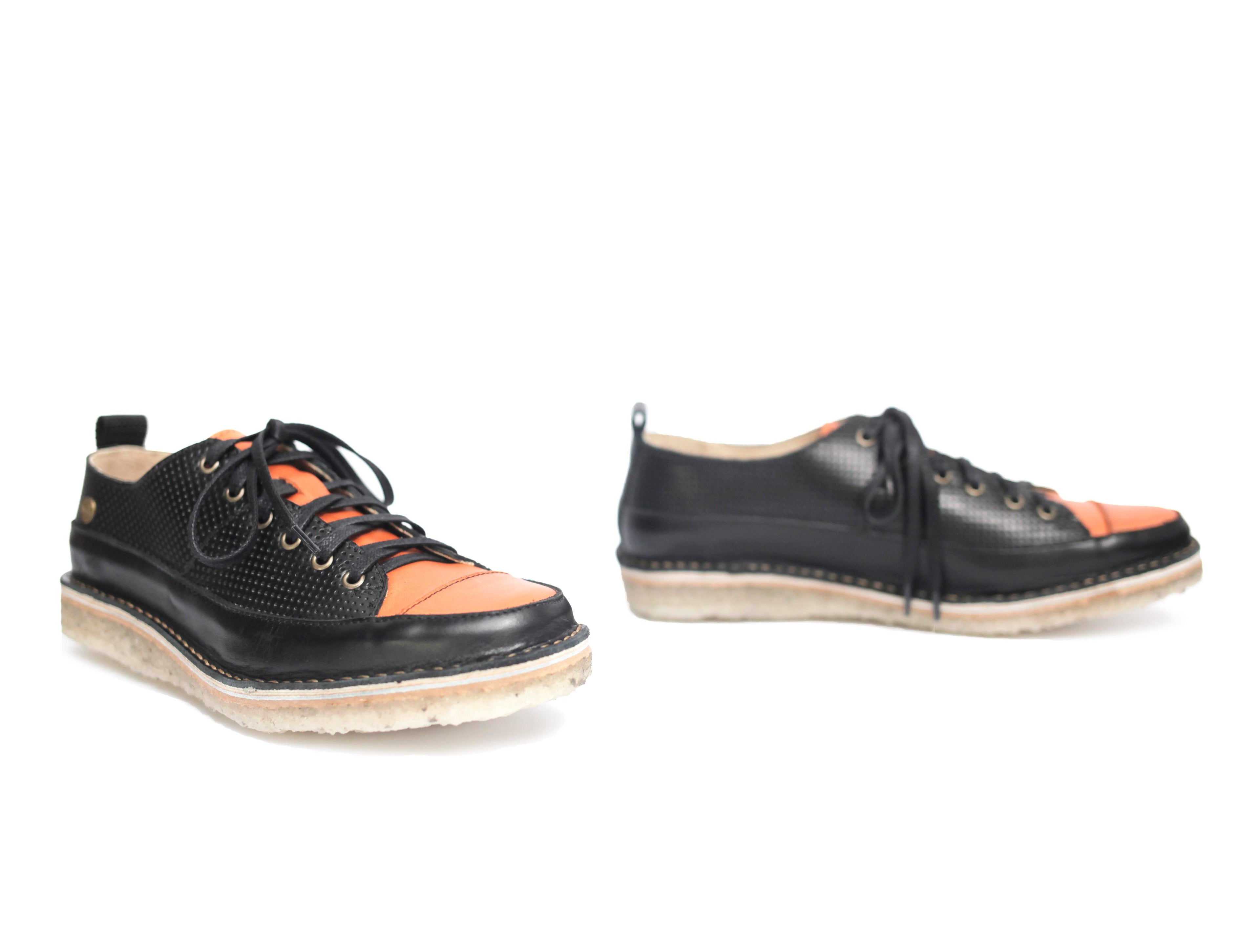 Zapato Kutsu Mujer Negro y Naranja